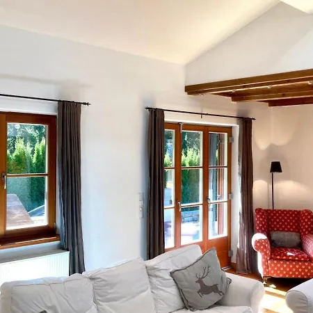 Haus Zur Linde بيت للعطل