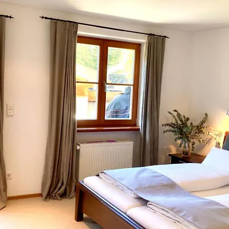 Haus Zur Linde بيت للعطل